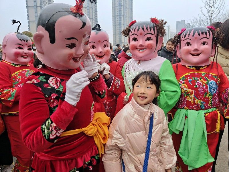 卢琼《比美》